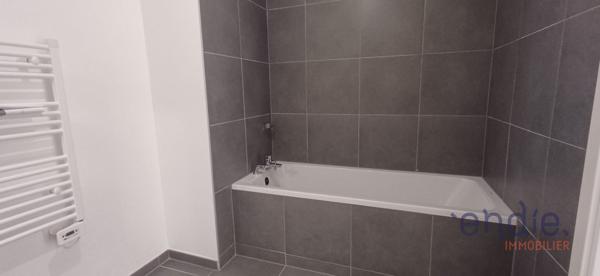 Appartement 3 pièces de 77,20 m² avec terrasse de 55 m² et jardin privatif de 146 m²