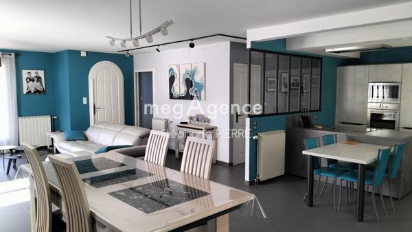 Maison à DOMERAT, 03410 - 8 pièces 160m²