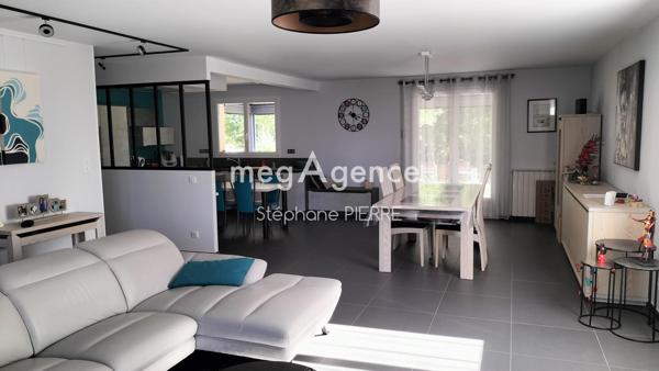 Maison à DOMERAT, 03410 - 8 pièces 160m²
