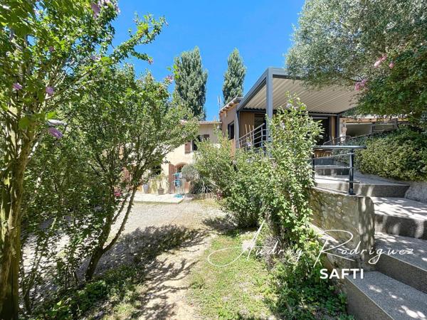 Maison atypique avec travaux dans cadre bucolique