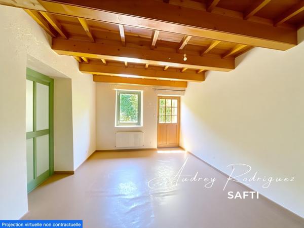 Maison atypique avec travaux dans cadre bucolique