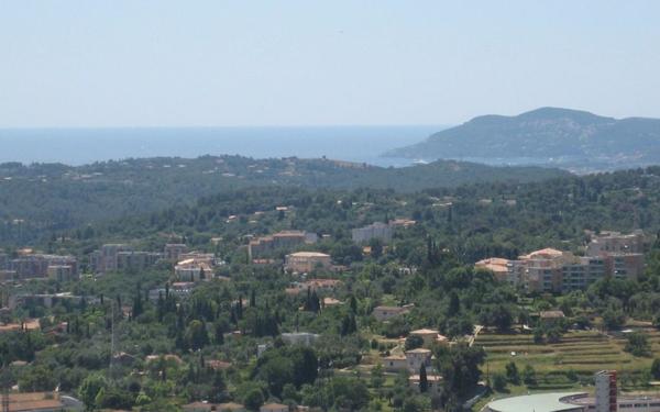 Appartement à vendre    3 pièces • 78 m2 Grasse