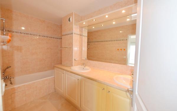 Appartement à vendre    3 pièces • 78 m2 Grasse