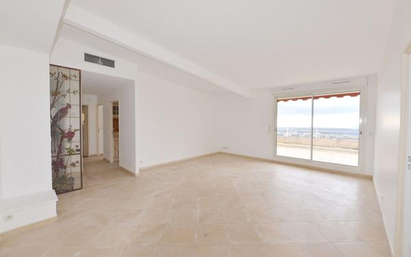 Appartement à vendre    3 pièces • 78 m2 Grasse