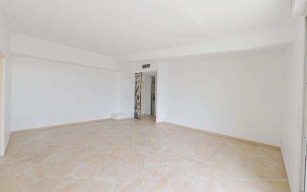 Appartement à vendre    3 pièces • 78 m2 Grasse