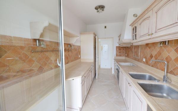 Appartement à vendre    3 pièces • 78 m2 Grasse