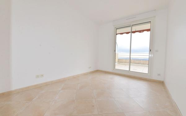 Appartement à vendre    3 pièces • 78 m2 Grasse