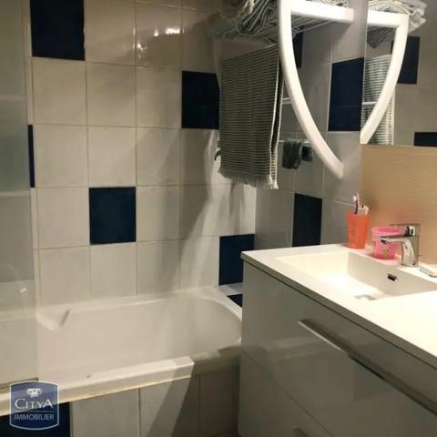 Appartement à louer 4 pièces 75.34m² Pérignat-lès-Sarliève (63170)