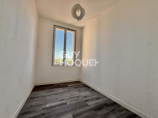 PORTE DE CLIGNANCOURT - 2 PIÈCES - 26,02 M²