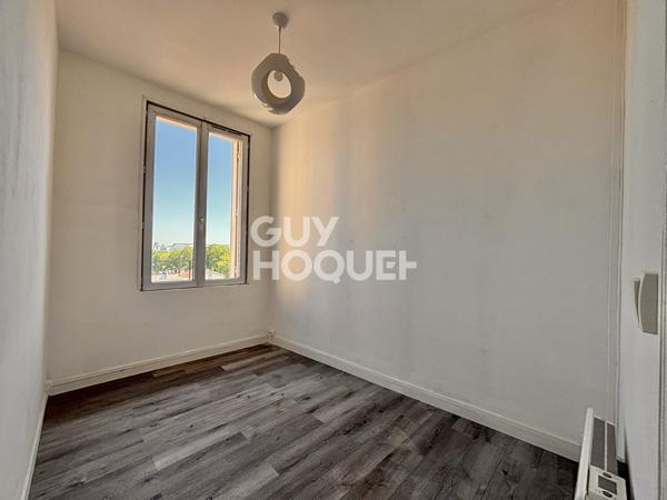 PORTE DE CLIGNANCOURT - 2 PIÈCES - 26,02 M²