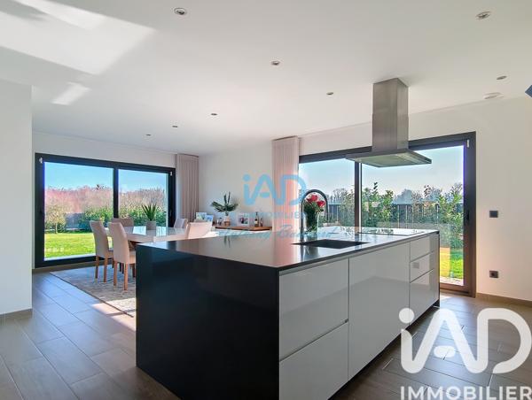 Maison à vendre 8 pièces 240 m² Bernay-Vilbert