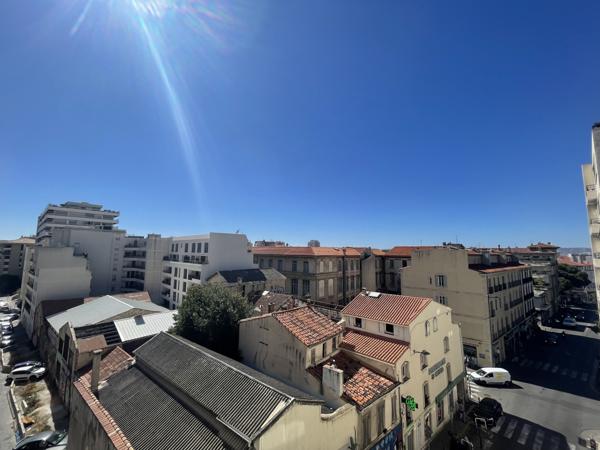 Marseille (13007) À VENDRE ! Rue d’Endoume : T3 lumineux avec balcon et potentiel.
