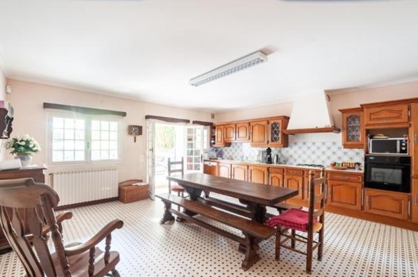 Dans un écrin de verdure sur les hauteurs de Bon-Encontre.