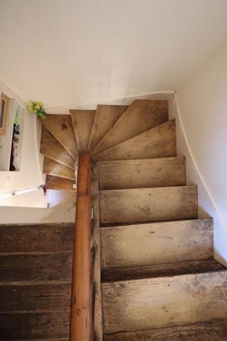 Entièrement rénové : local commercial + logement au dessus