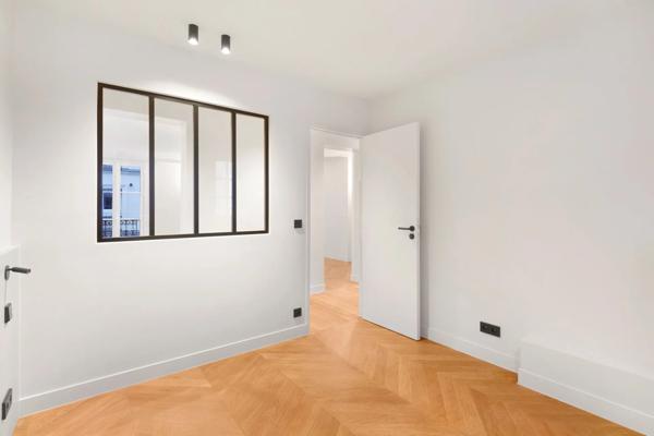 Appartement Paris 9e - SQUARE BERLIOZ / CALAIS