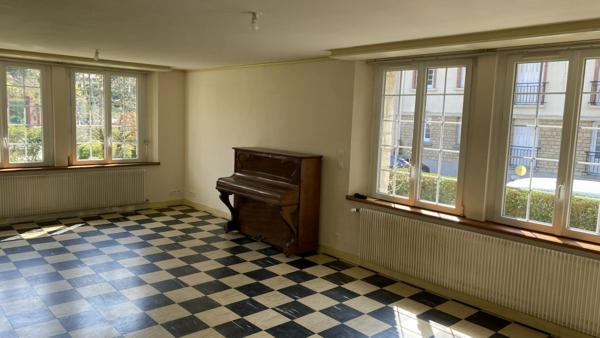 Belle maison d'architecte en pierres de taille , Vimoutiers