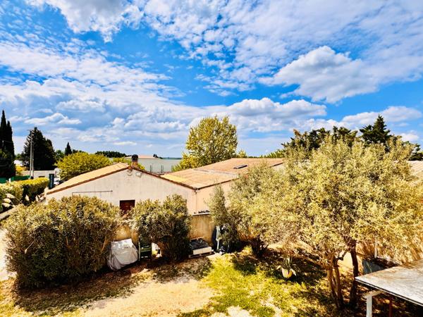 Éguilles (13510) EXCLUSIVITÉ – Charmant T2 traversant à Eguilles, dans une petite copropriété