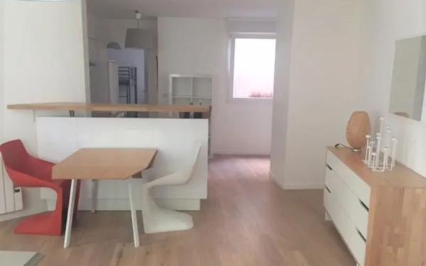 Appartement à vendre    3 pièces • 58 m2 Paris 9