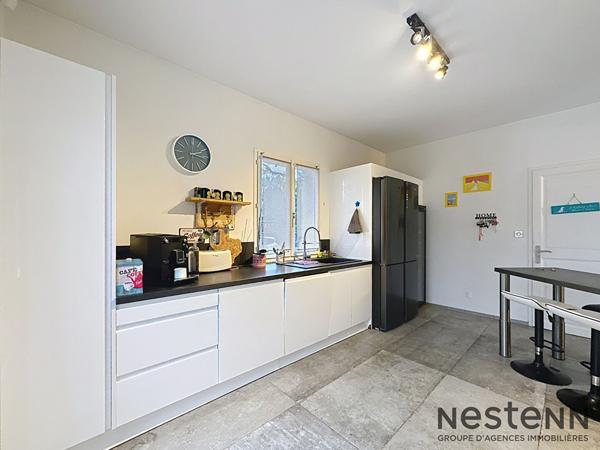 Villa plain pied T5 150 m2 avec piscine + studio et double garage Pourrières