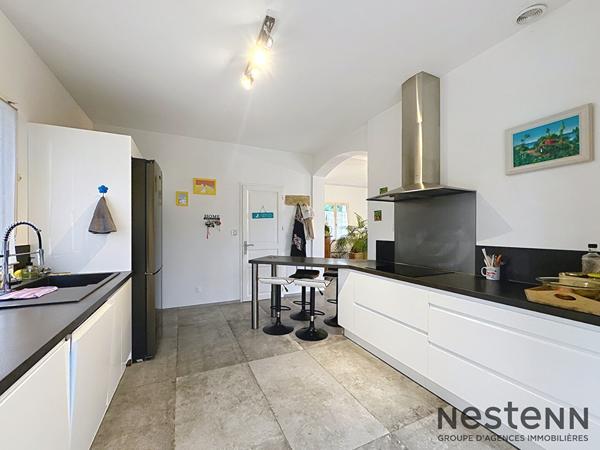 Villa plain pied T5 150 m2 avec piscine + studio et double garage Pourrières