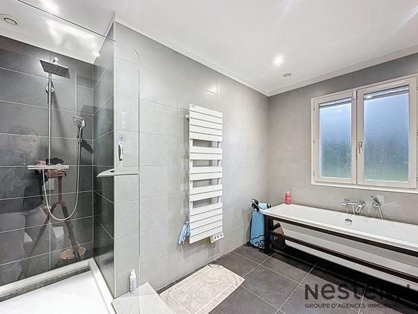 Villa plain pied T5 150 m2 avec piscine + studio et double garage Pourrières