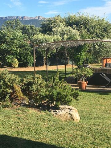 Villa plain pied T5 150 m2 avec piscine + studio et double garage Pourrières