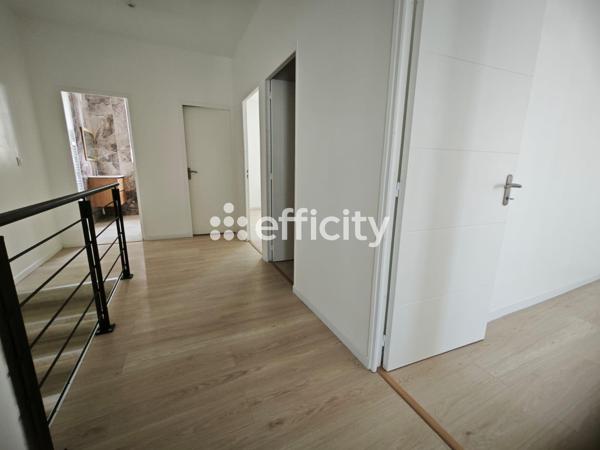 Maison
         5 pièces
        - 105 m² Exclusivité 397 500 € *