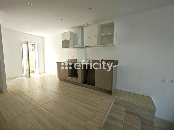 Maison
         5 pièces
        - 105 m² Exclusivité 397 500 € *