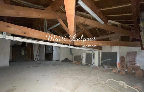 Immeuble de village à rénover avec local commercial loué - 6 pièces CAROMB (84)