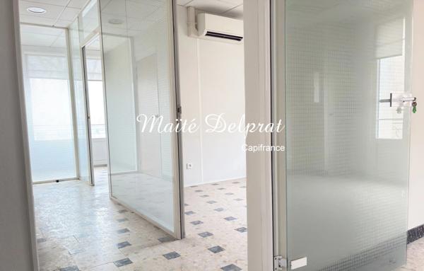 Immeuble de village à rénover avec local commercial loué - 6 pièces CAROMB (84)