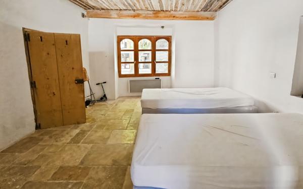 Maison à vendre    3 pièces • 92,35 m2 Forcalquier