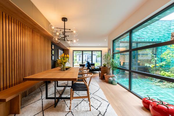 Maison d’architecte grand format signée Bachmann avec piscine