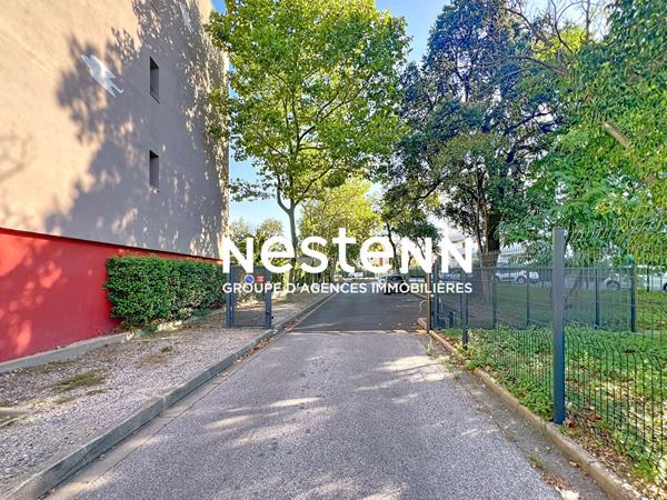 Perpignan Appartement , 2 chambres, balcon et double garage.