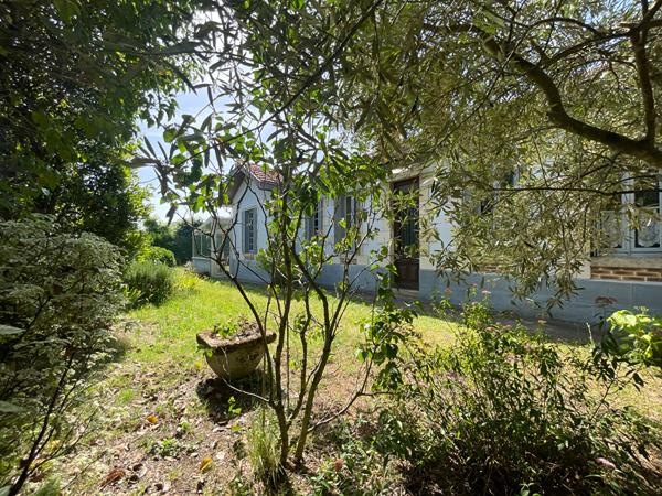 Maison plain pied Talence saint - genès 125m2 hab sur parcelle de 530 m2  prestations anciennes .
