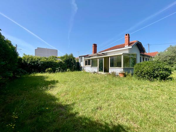 Maison plain pied Talence saint - genès 125m2 hab sur parcelle de 530 m2  prestations anciennes .