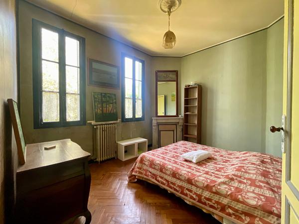 Maison plain pied Talence saint - genès 125m2 hab sur parcelle de 530 m2  prestations anciennes .