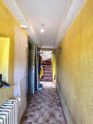 Maison 4 pièces à rénover avec double garage