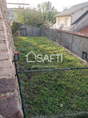 Maison avec jardin et dépendance