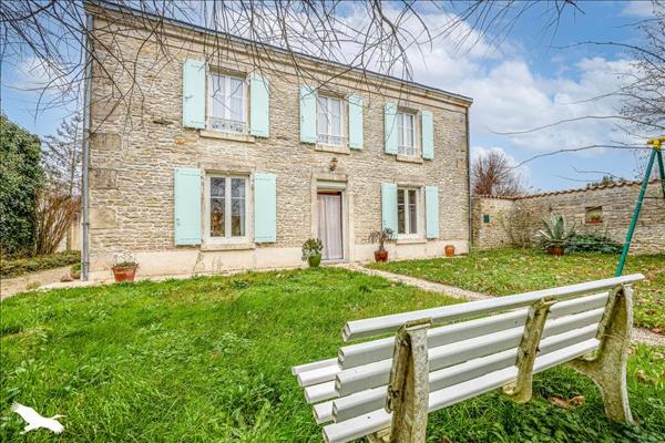 Maison à vendre |  Saint-Hilaire-la-Palud |  6 pièces | 136 m²