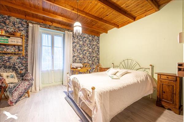 Maison à vendre |  Saint-Hilaire-la-Palud |  6 pièces | 136 m²