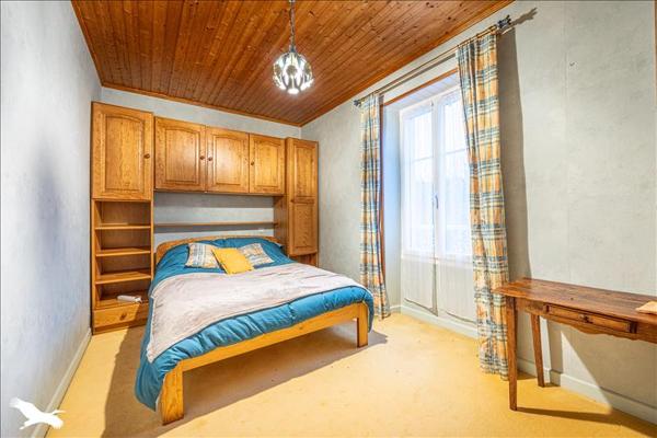 Maison à vendre |  Saint-Hilaire-la-Palud |  6 pièces | 136 m²