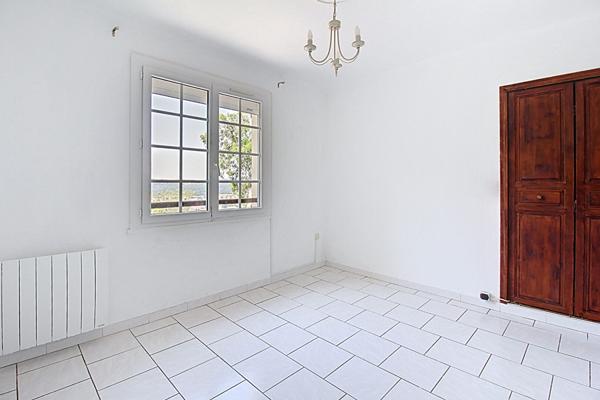 À VENDRE EN EXCLUSIVITÉ - Appartement T2 avec vue dégagée à Draguignan