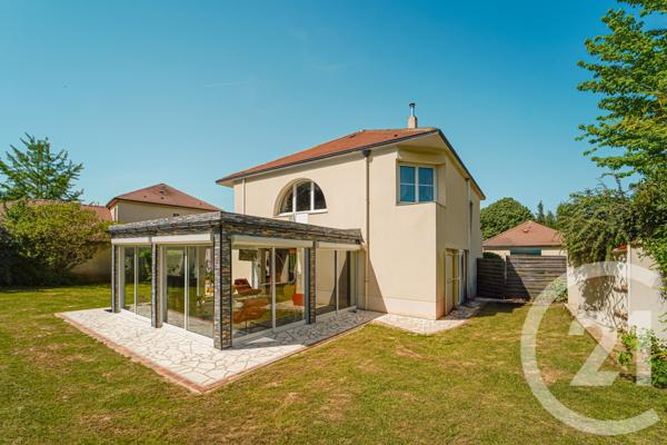 Maison à vendre  6 pièces - 220,75 m2 BUSSY ST GEORGES - 77