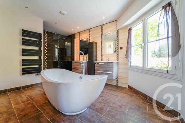 Maison à vendre  6 pièces - 220,75 m2 BUSSY ST GEORGES - 77