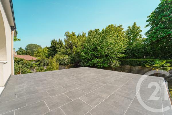 Maison à vendre  6 pièces - 220,75 m2 BUSSY ST GEORGES - 77