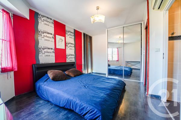 Maison à vendre  6 pièces - 220,75 m2 BUSSY ST GEORGES - 77