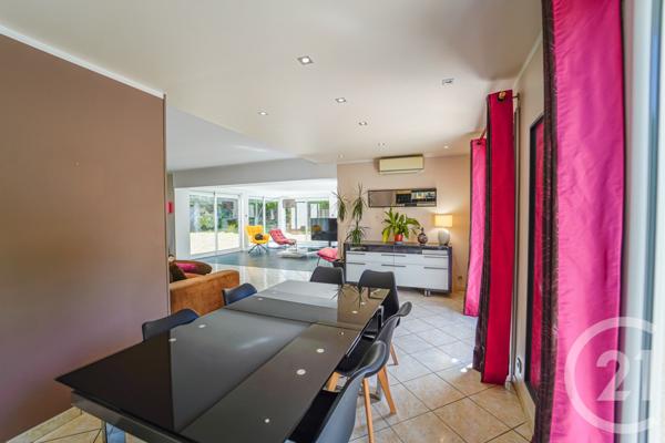 Maison à vendre  6 pièces - 220,75 m2 BUSSY ST GEORGES - 77