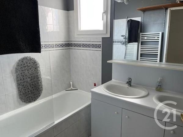 Maison à vendre  4 pièces - 82,44 m2 ST PIERRE D OLERON - 17