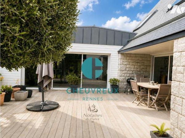 EXCLUSIVITÉ CHEUVREUX RENNES

Propriété de 311 m² habitables et 506 m² de surface utile, impl...