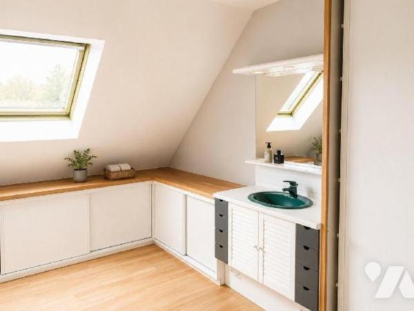 EXCLUSIVITÉ CHEUVREUX RENNES

Propriété de 311 m² habitables et 506 m² de surface utile, impl...